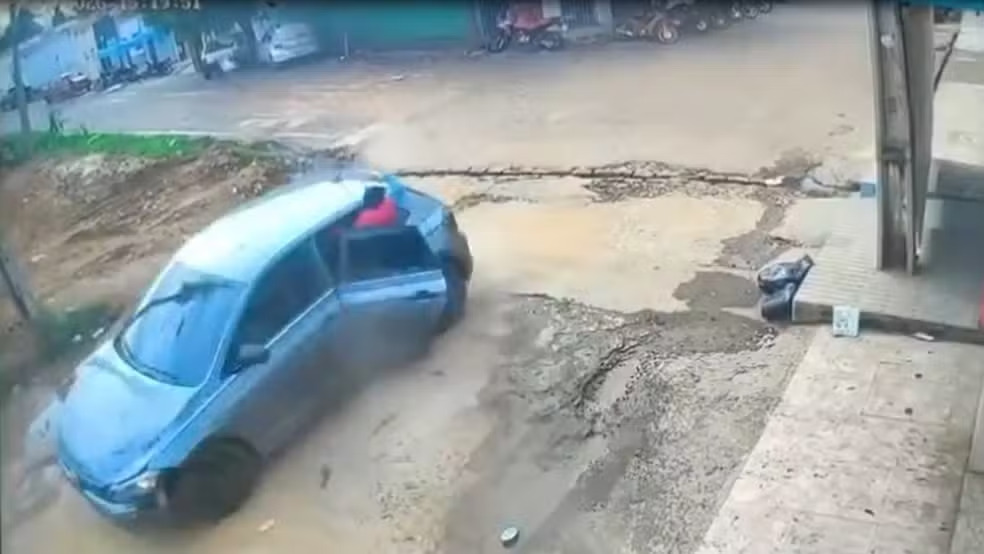 POLÍCIA – Motociclista é perseguido, atropelado e troca tiros com os supeitos, mas consegue fugir no Ceará