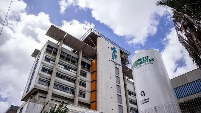 SEGURANÇA – Recuperação de jovem com mãos reimplantadas avança no IJF após ataque com foice
