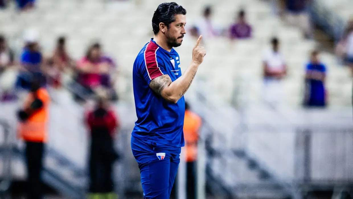 FUTEBOL – Técnico do Fortaleza, Carpini é suspenso por dois jogos após julgamento no STJD; entenda