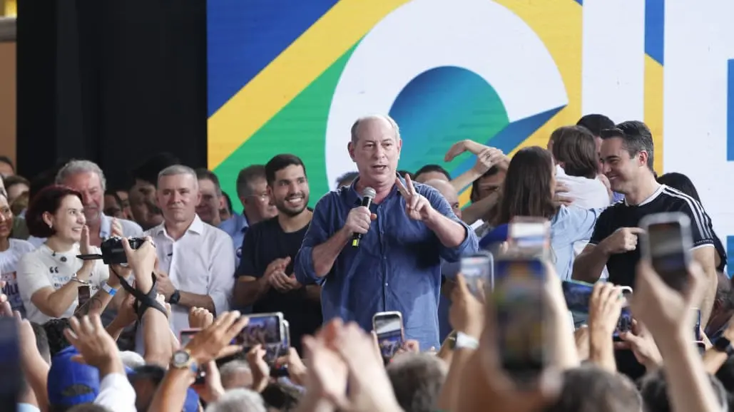 ELEIÇÕES – Ciro Gomes é condenado por violência política de gênero contra prefeita de Crateús, Janaína Farias