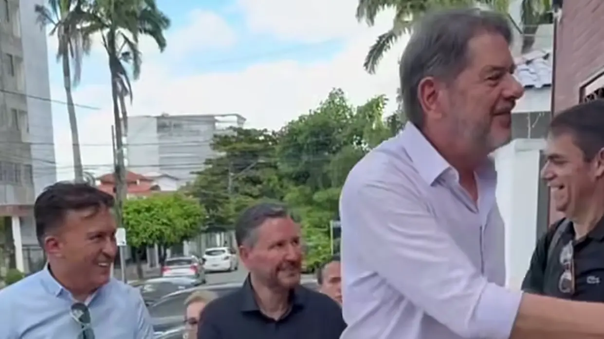 ELEIÇÕES 2026 – Cid confirma disposição de concorrer, mas cita compromisso com Júnior Mano