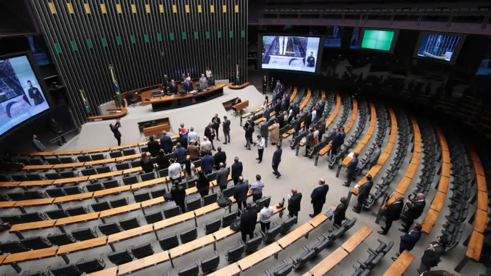 POLÍTICA – Escala 6×1: Deputados cearenses retiram apoio a emenda que cria transição de 10 anos