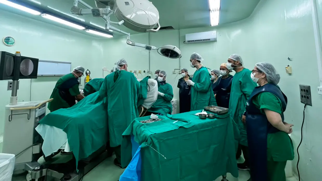 SAÚDE – Paciente do IJF com 20 anos recebe primeiro tratamento com polilaminina do SUS no CE