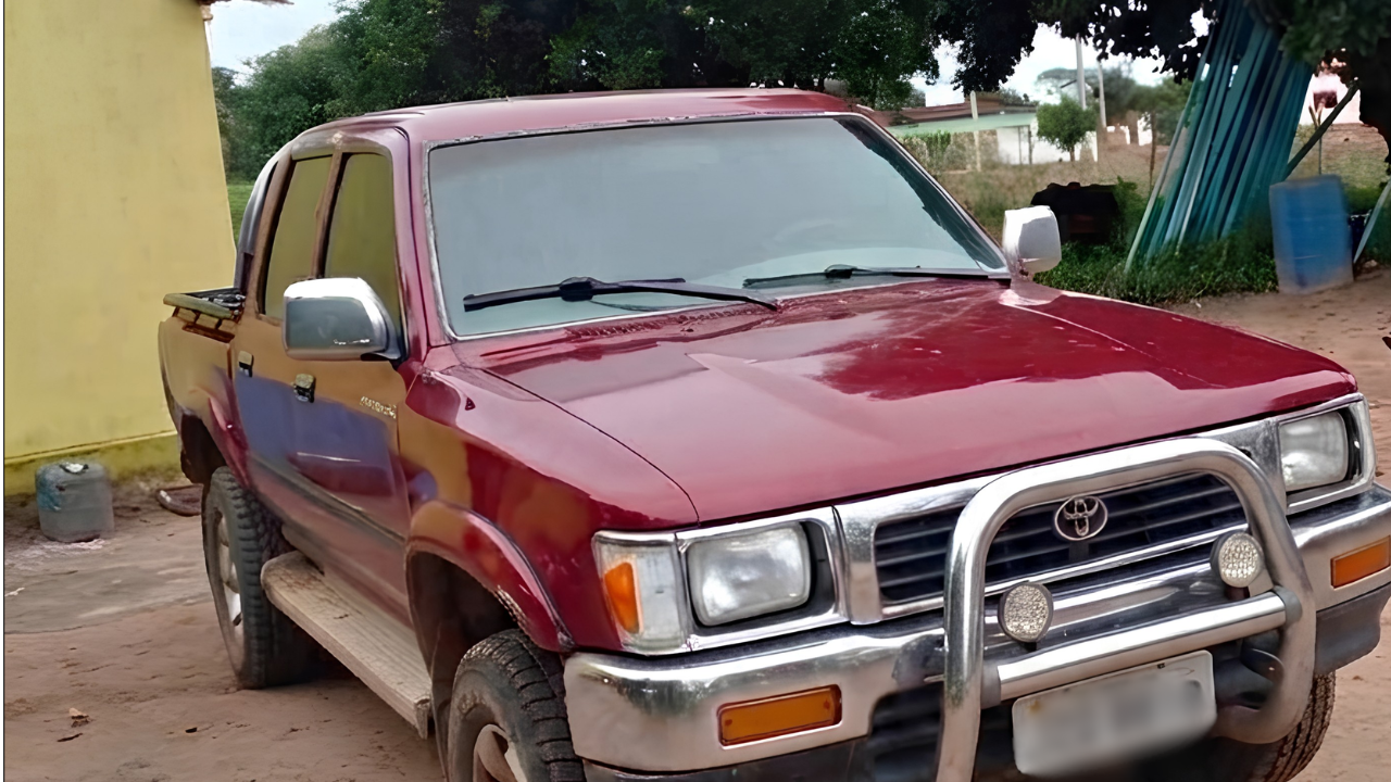 POLÍCIA – Criminosos armados invadem residência na zona rural de Boa Viagem e roubam Hilux, celulares e dinheiro