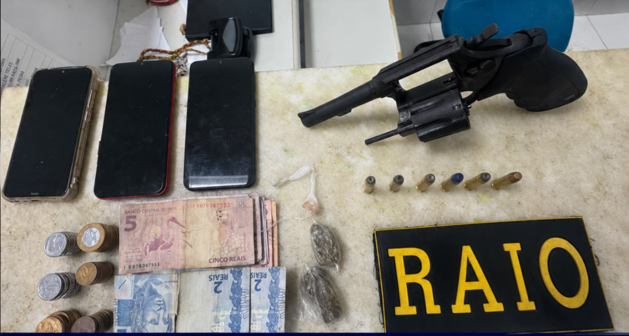 POLÍCIA – Raio prende duas pessoas e apreende arma, drogas e celulares em Boa Viagem