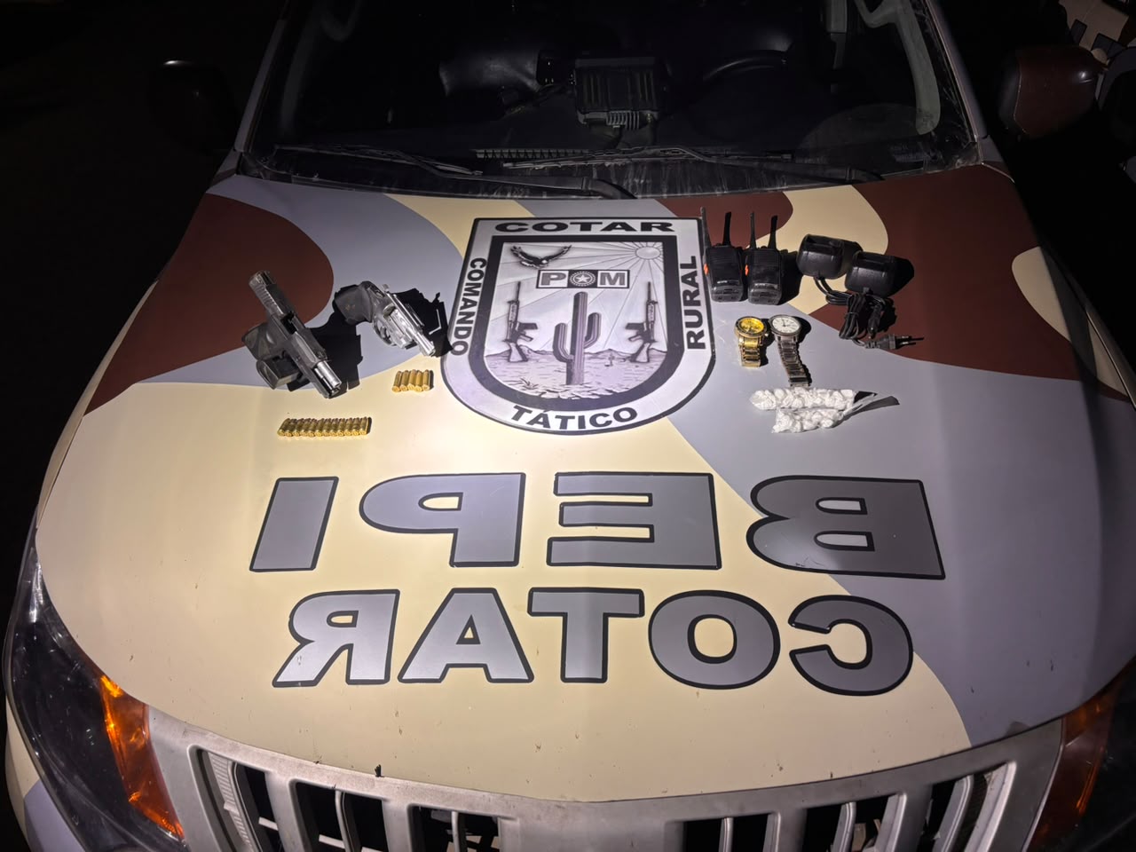 POLÍCIA – COTAR apreende armas e drogas durante ação no bairro Ponte Nova, em Boa Viagem