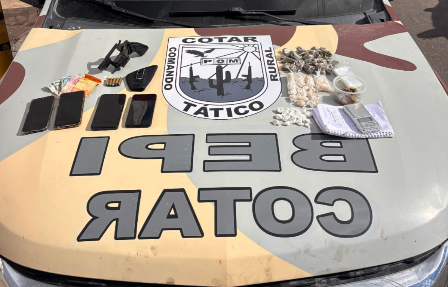 POLÍCIA – Homem é preso por porte ilegal de arma e tráfico de drogas em Boa Viagem