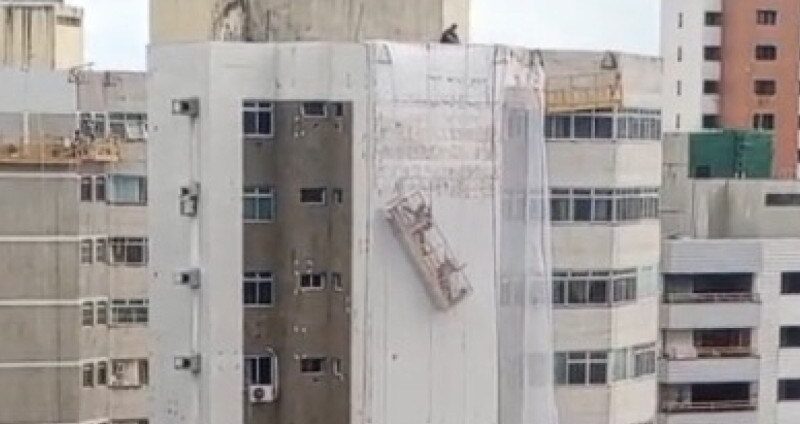 SUSTO – Operários ficam pendurados em balança suspensa em edifício de 12 andares na Aldeota