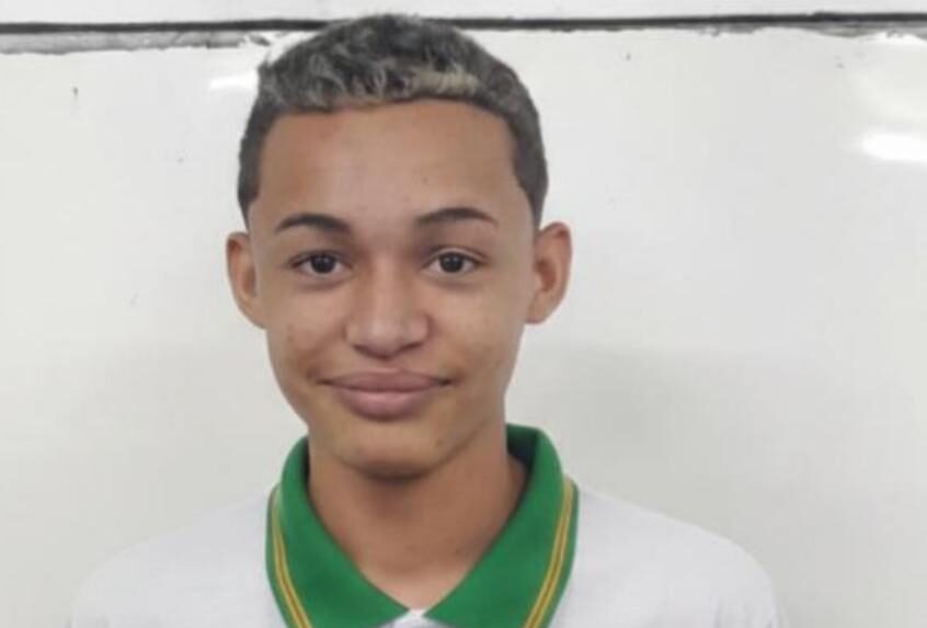 REGIONAL – Justiça determina pensão provisória à mãe de estudante morto após ataque em escola de Quixadá