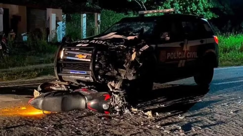 REGIONAL – Colisão entre moto e viatura da polícia deixa jovem morto no Ceará