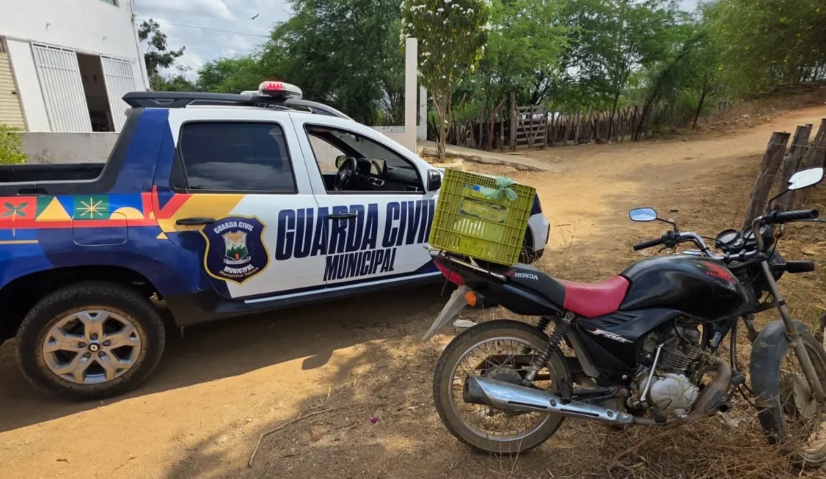 POLÍCIA – Motocicleta com queixa de roubo é apreendida em Monsenhor Tabosa