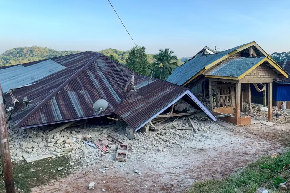 MUNDO – Terremoto de magnitude 7,7 atinge a costa da Indonésia, causa estragos e deixa mortos