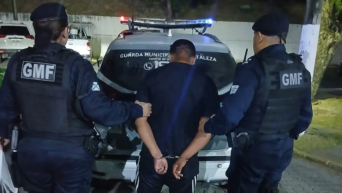 SEGURANÇA – Homem é preso após mostrar partes íntimas a passageira em ônibus no Panamericano