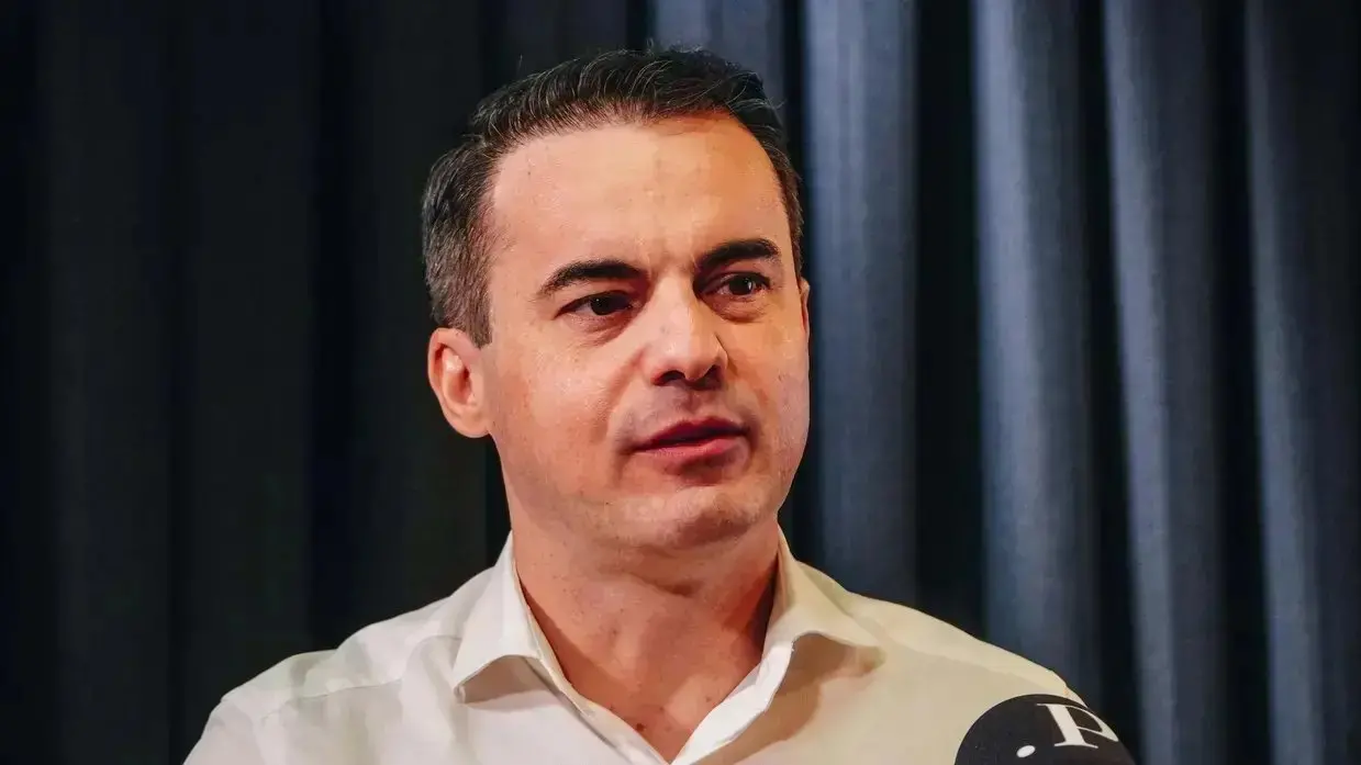 POLÍTICA – TRE-CE ordena retirada de post de Capitão Wagner por propaganda antecipada e uso de IA sem rotulagem