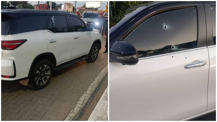 POLÍCIA – Carro de luxo é atingido por disparos de arma de fogo em avenida de Fortaleza