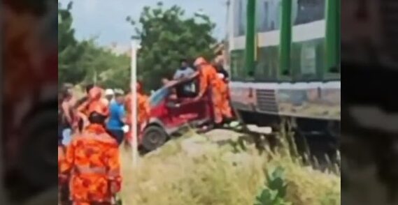 REGIONAL – Carro invade linha férrea e colide com VLT em Fortaleza