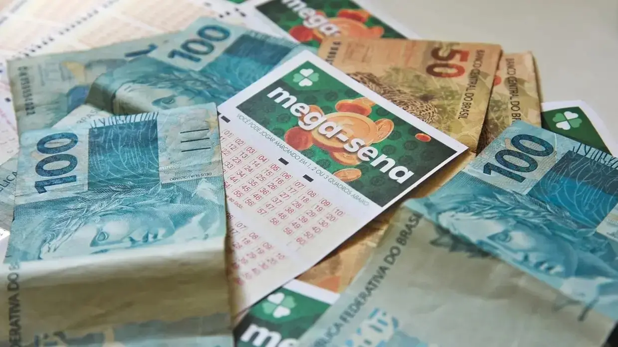 COTIDIANO – Bolão de Fortaleza acerta cinco números da Mega-Sena e leva prêmio de R$ 521 mil