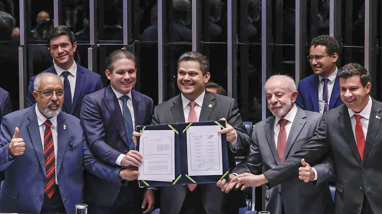 BRASIL – Fim da escala 6×1 é oficializado pelo Congresso