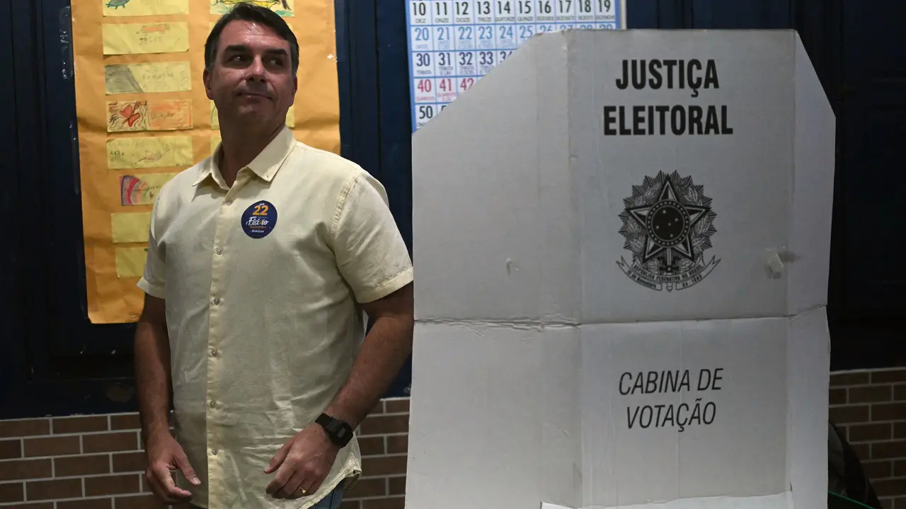 ELEIÇÕES 2026 – Candidato derrotado, Flávio Bolsonaro ficará sem cargo pela 1ª vez em mais de 20 anos